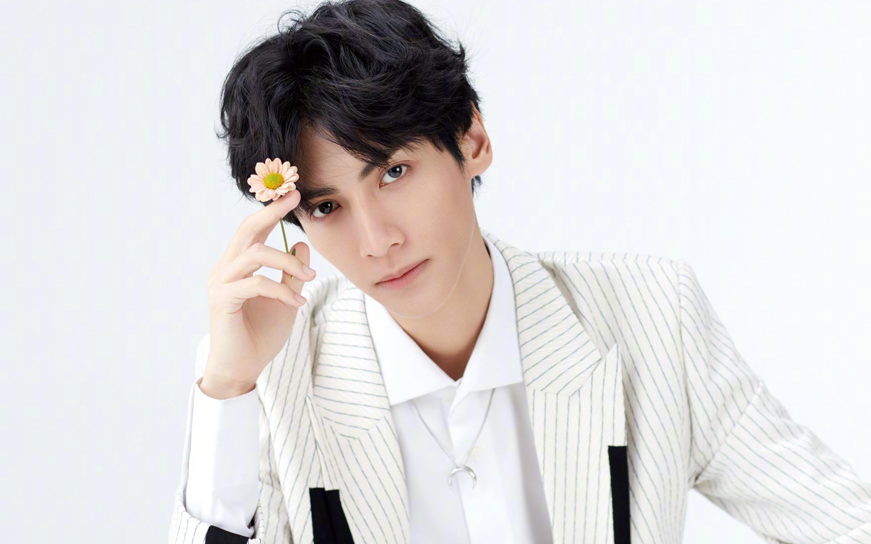 恩比德关键三分七六人继续刷新纪录,恩比德三分集锦